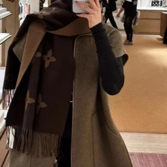 <AUTHENTIC>Louis Vuitton Scarf main image 2